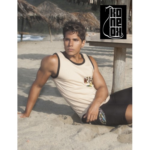 Camiseta de Algodon  Color Beige y Bordes Negros  Konekodesign