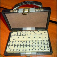 Juego de Dominó Modelo en Estuche de Semi Cuero