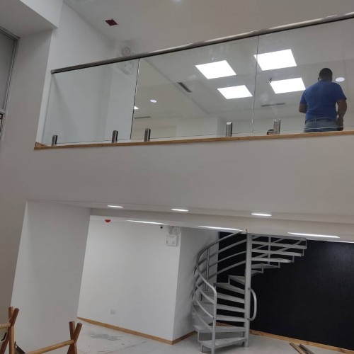 Ventanas + Puertas de Baño + Fachadas