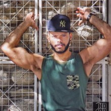 Camiseta con Bolsillo de Eestampado Militar Tallas S M y L KONEKODESIGN