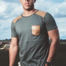 Franela con Detalles en Cuero  Base de Algodon Tallas S M y L KONEKODESIGN