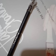 Lápiz delineador. Mac con sacapuntas.