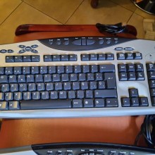 Teclado Genius Multimedia USB